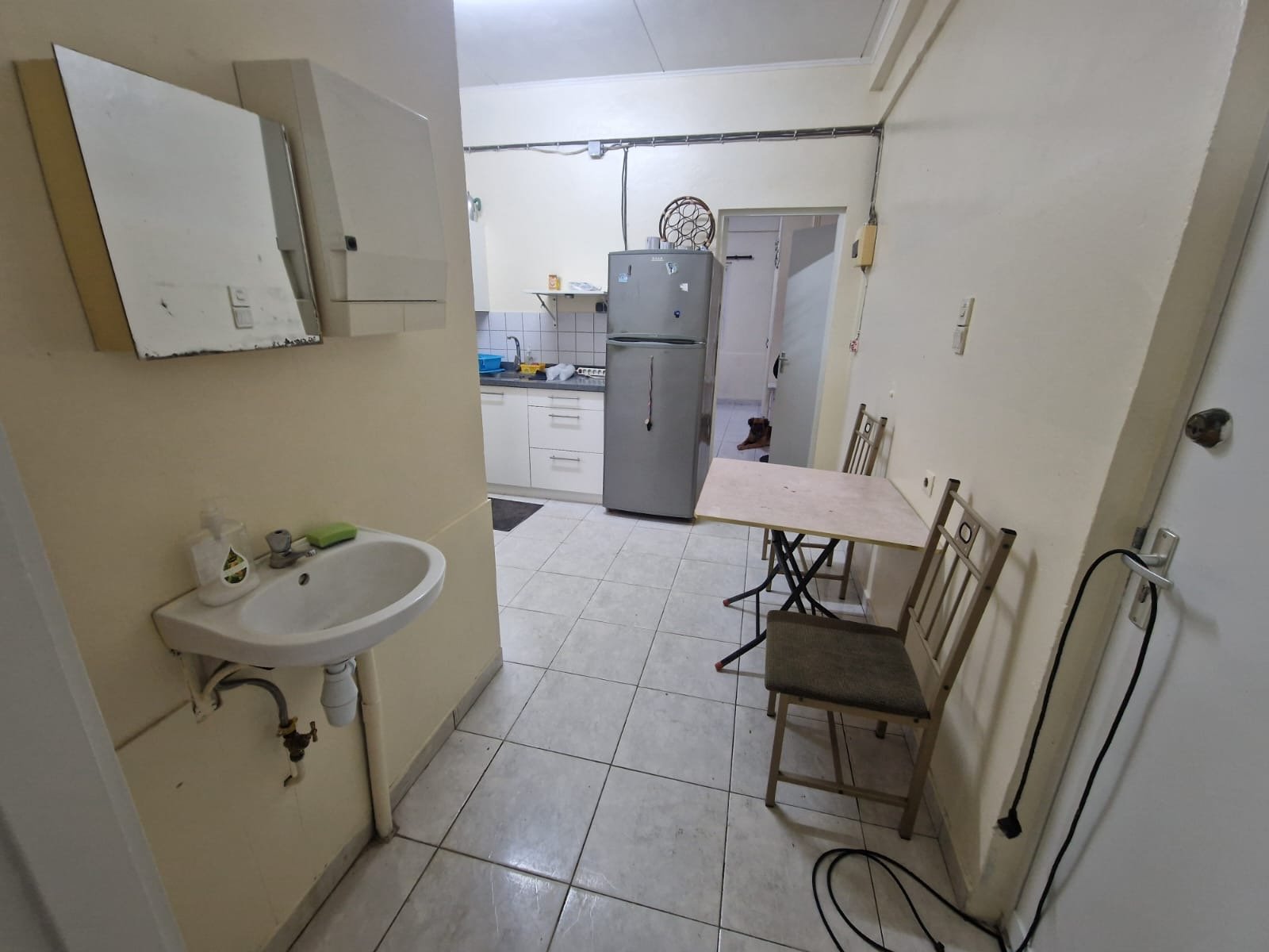 Dining nook and washbasin